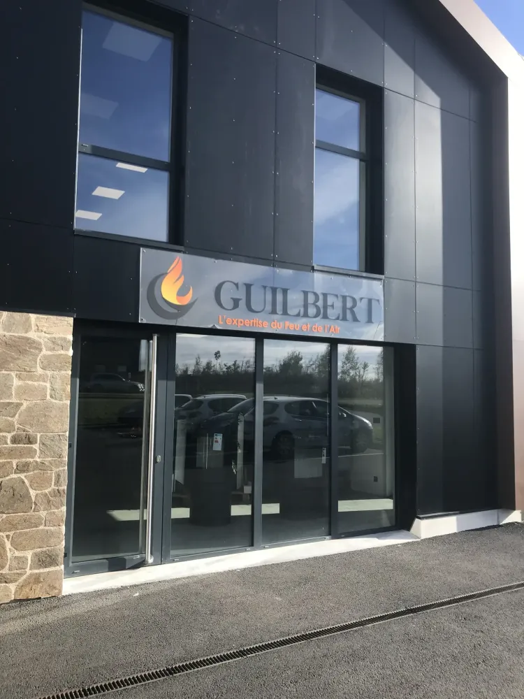 Le showroom de Cheminées Guilbert à Saint-Malo